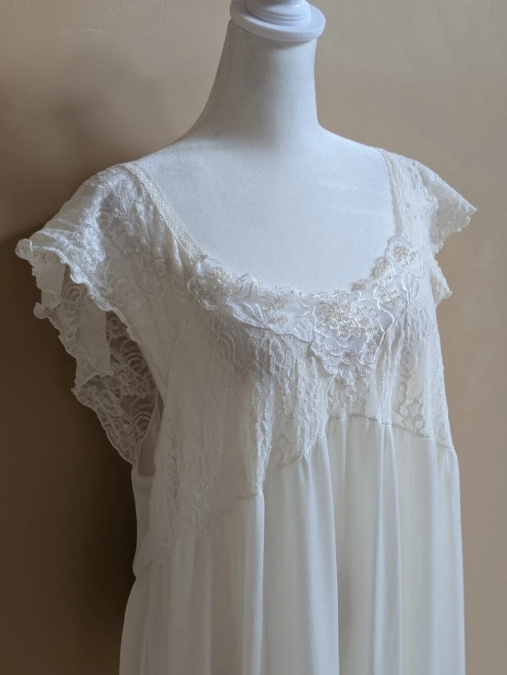 Vintage Ivory Nightgown 2X Plus Size Lace Pearl Beaded Nylon Made USA Bridal